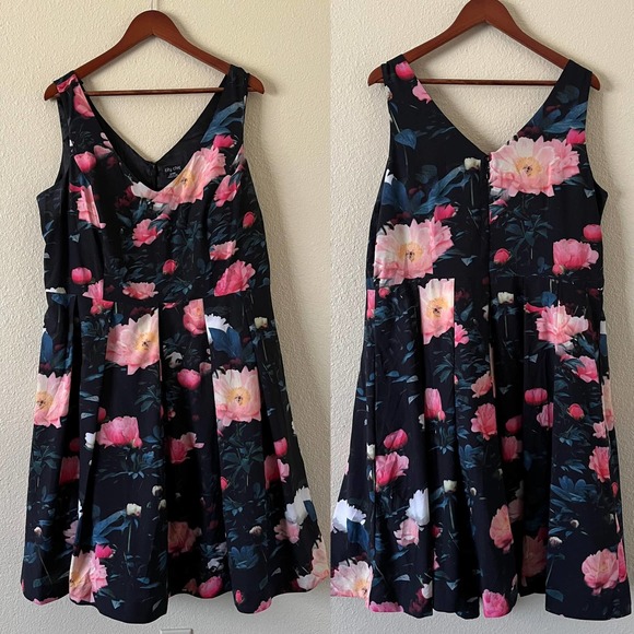 City Chic Floral delight printed fit and flare dress - Picture 2 of 8